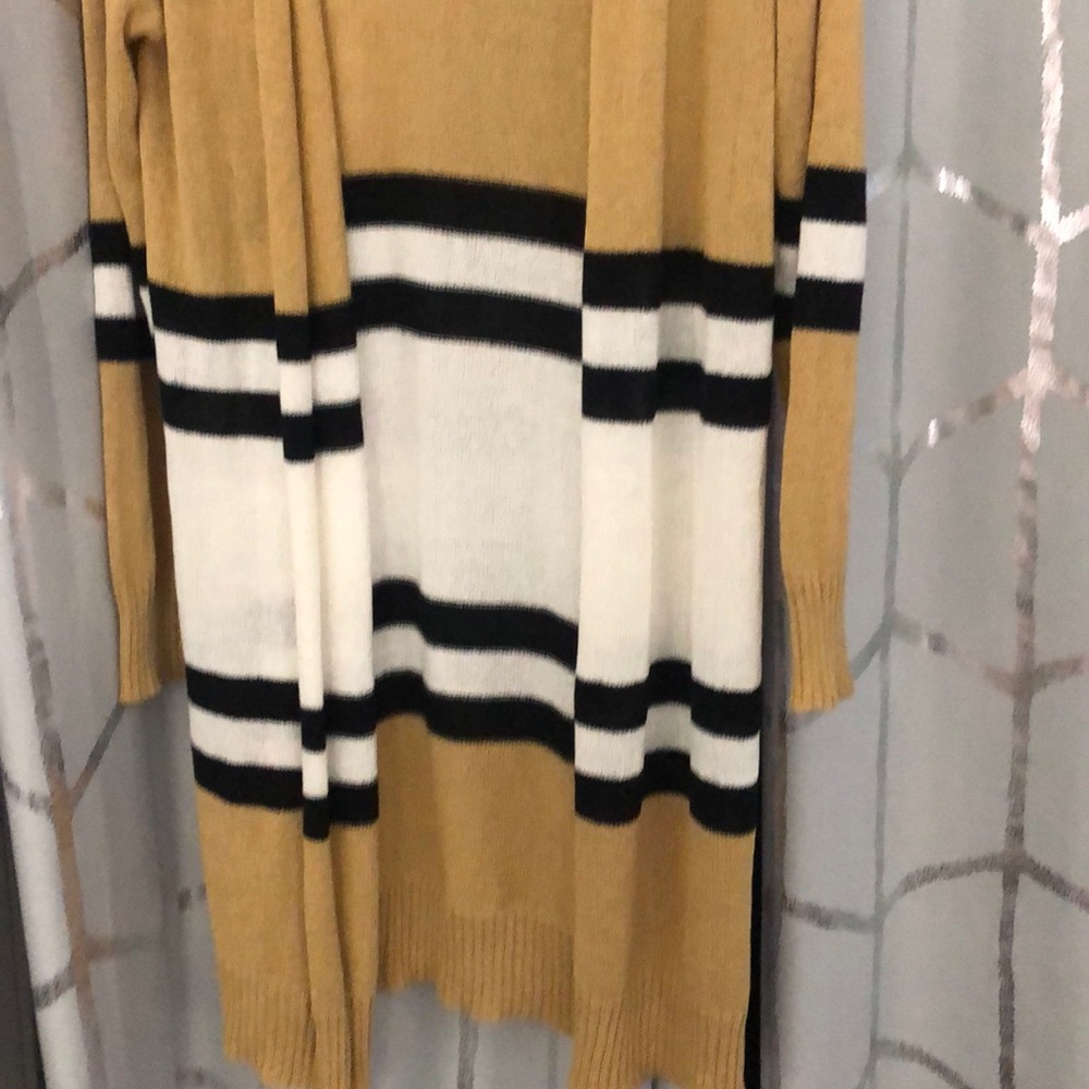 Cardigan - Picture 2 of 2